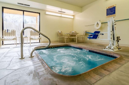 Quality Inn & Suites Manhattan image 6